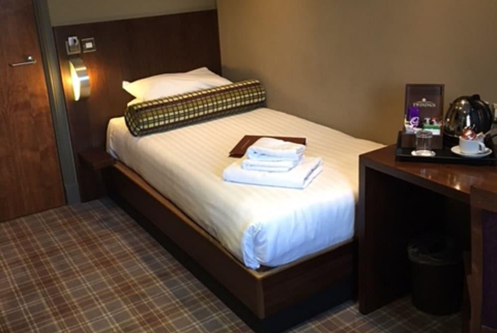 Lynnhurst Hotel Johnstone Bagian luar foto